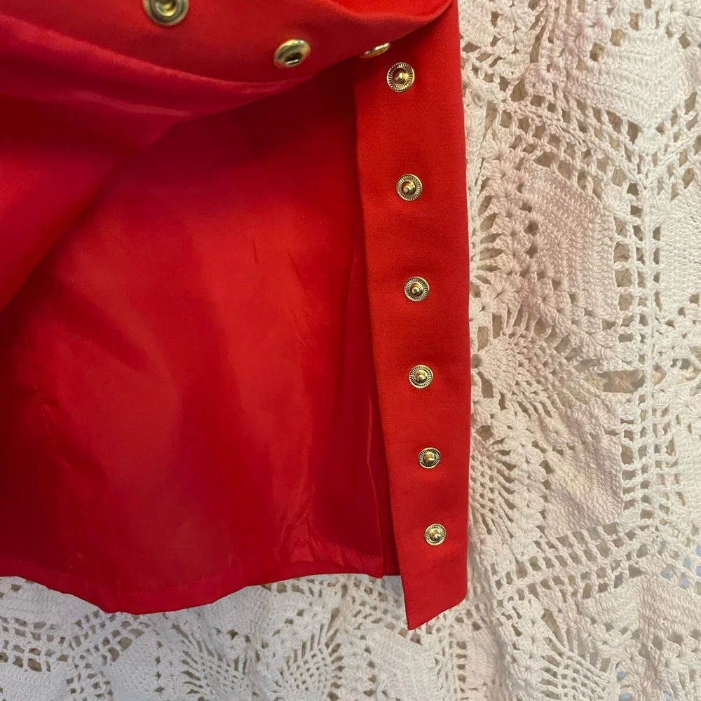 Beautiful shade of red , snaps open on the size ,zipper in the back - Picture 4 of 5